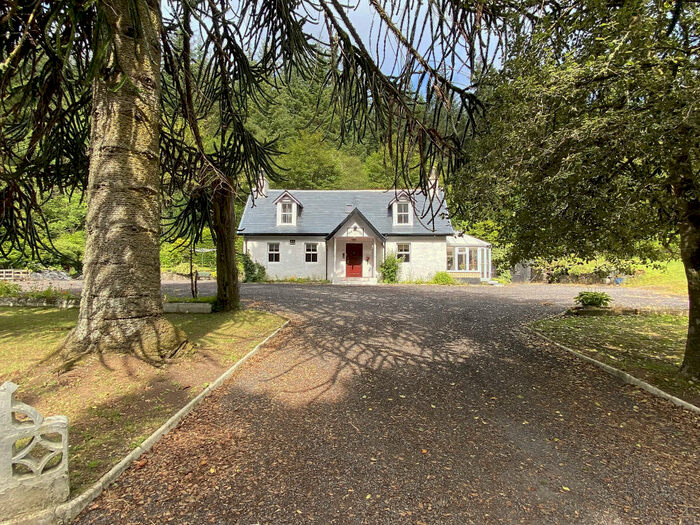 4 Bedroom Detached Villa For Sale In Port MacDonell, Invergarry, PH35