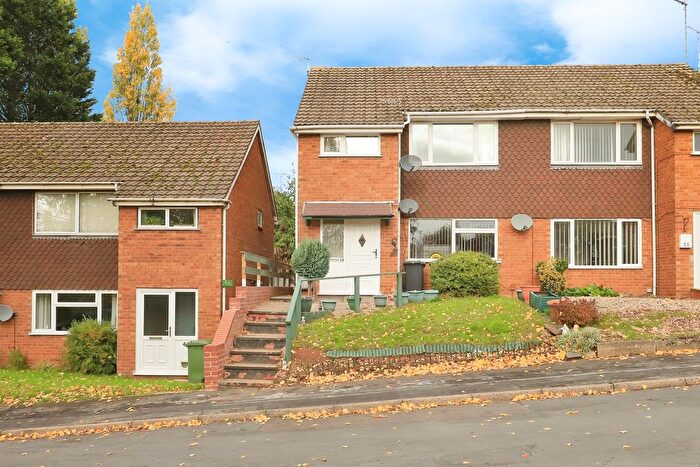 1 Bedroom Flat For Sale In Falcon Close, Kidderminster, Worcestershire, DY10