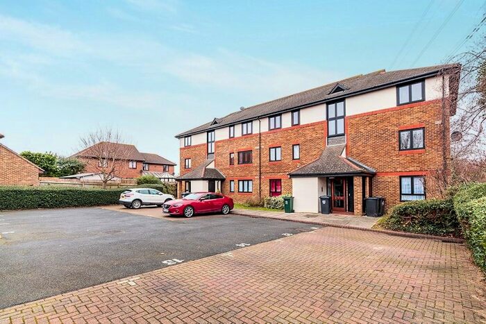 Studio To Rent In Morgan Drive, Greenhithe, Kent, DA9