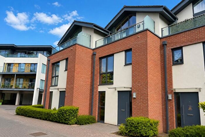 3 Bedroom Town House To Rent In Woking, Surrey, GU22