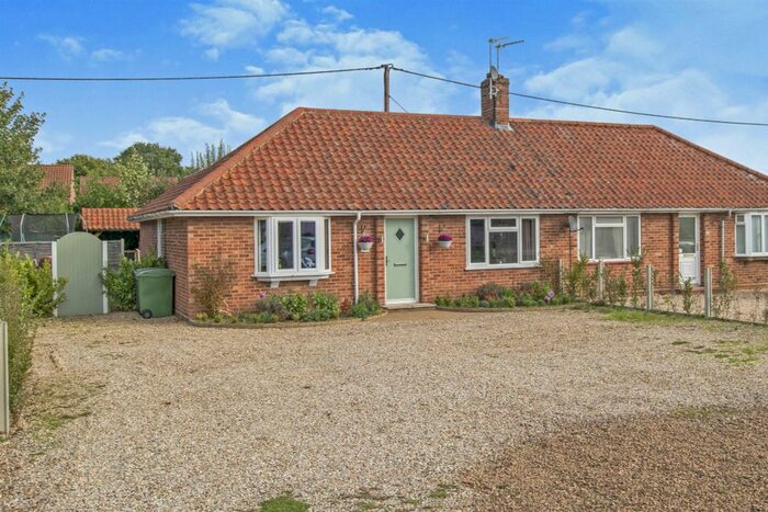 3 Bedroom Semi-Detached Bungalow For Sale In Fakenham Road, Great Witchingham, Norwich, NR9