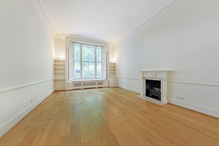 2 Bedroom Flat For Sale In Cornwall Gardens, London, SW7