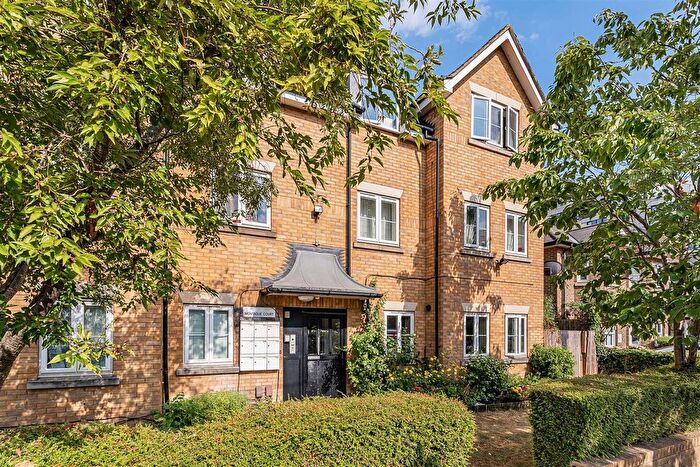 2 Bedroom Flat For Sale In Roxborough Road, Harrow, HA1