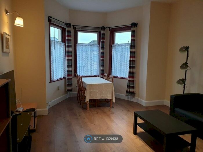 2 Bedroom Flat To Rent In Eastwood Road, Ilford IG3