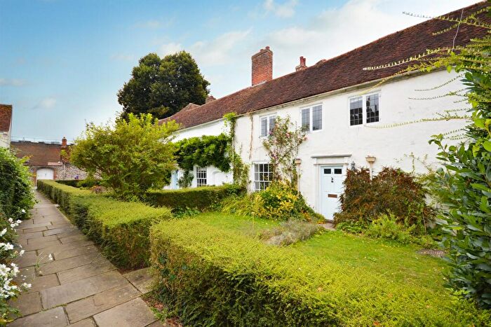 4 Bedroom Terraced House To Rent In Vicars Close, Chichester, PO19