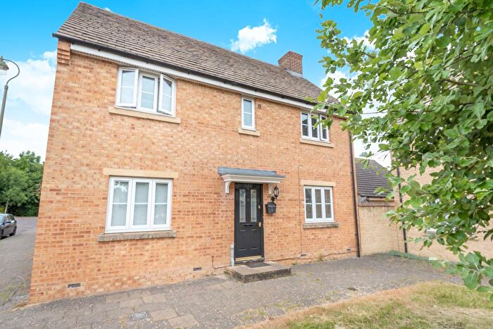 4 Bedroom Detached House To Rent In Woodley Green, Witney, OX28