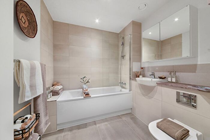2 Bedroom Flat For Sale In Eeko, Camden, NW1