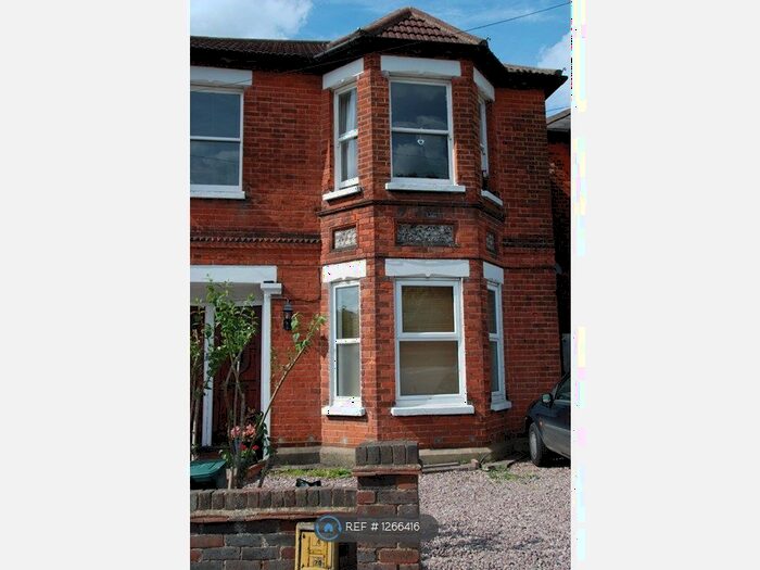 2 Bedroom Maisonette To Rent In Guildford, Guildford, GU2