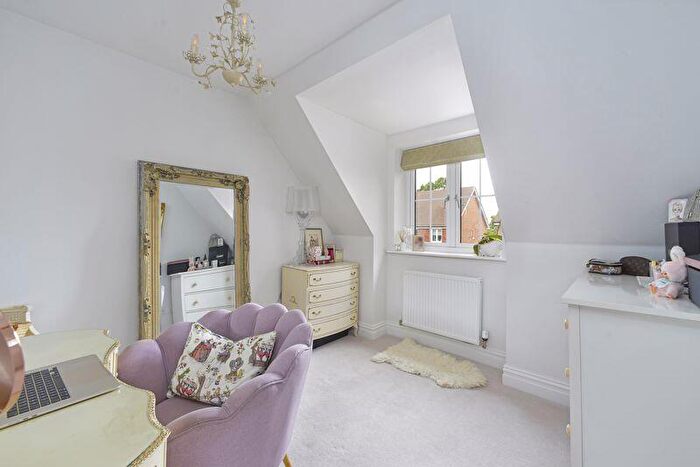 5 Bedroom Detached House For Sale In Windacres Farm Lane, Horsham, RH12