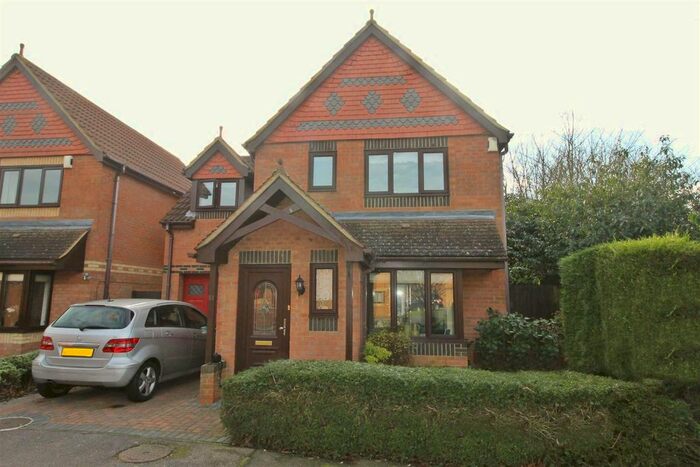 3 Bedroom Detached House To Rent In Wrens Park, Middleton, Milton Keynes, MK10