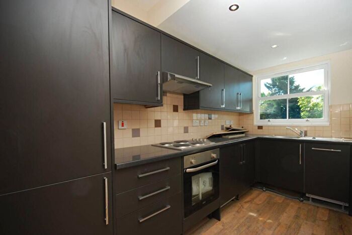 1 Bedroom Flat To Rent In Bird In Bush Road, Peckham, London, SE15