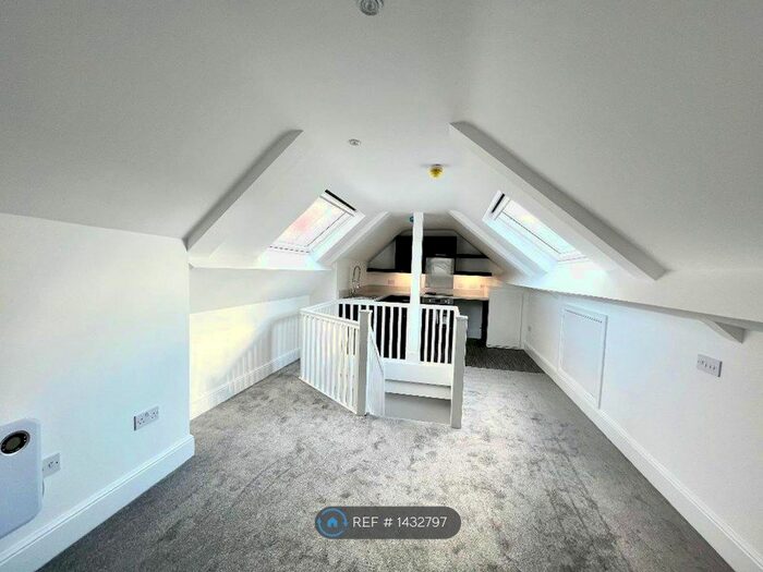 1 Bedroom Flat To Rent In The Old Embassy, Hull, HU1