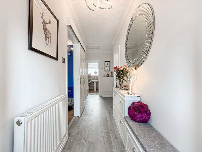 2 Bedroom Semi-Detached Bungalow For Sale In Hillary Close, Ipswich, IP4