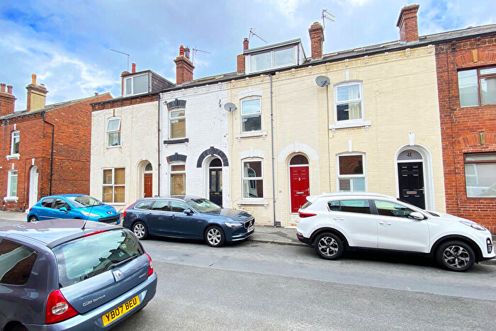 4 Bedroom Terraced House To Rent In Chatsworth Road, Harrogate, HG1