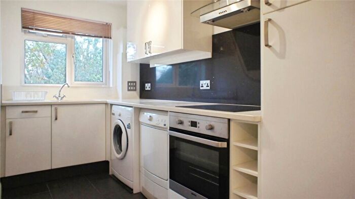 1 Bedroom Maisonette To Rent In Nutfield Court, Southampton, Hampshire, SO16