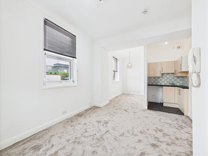 Studio To Rent In Newland Road, Worthing, BN11