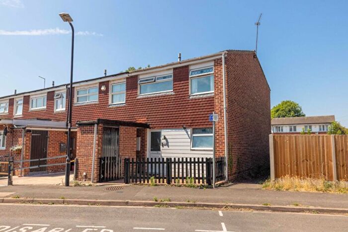 3 Bedroom Terraced House For Sale In Burgett Road, Slough, SL1