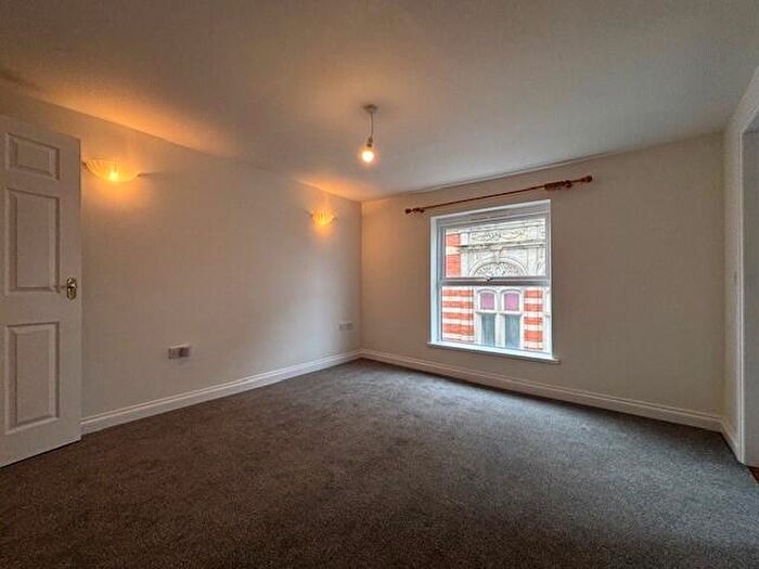 1 Bedroom Flat To Rent In Fore Street, St Austell, PL25