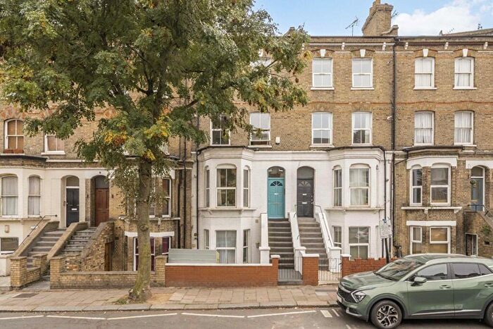 2 Bedroom Flat For Sale In Fonthill Road, London, N4