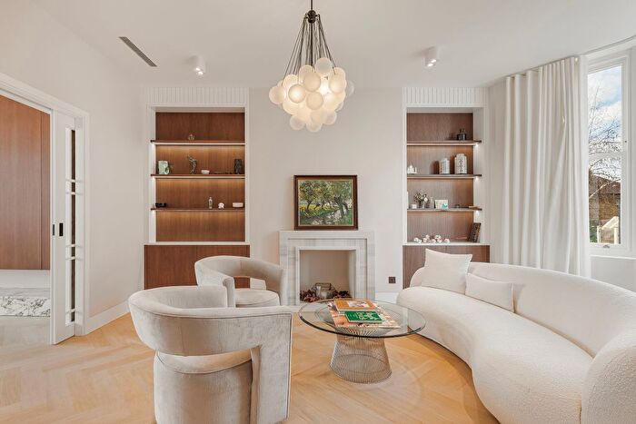 6 Bedroom Property For Sale In Woodside, London, SW19