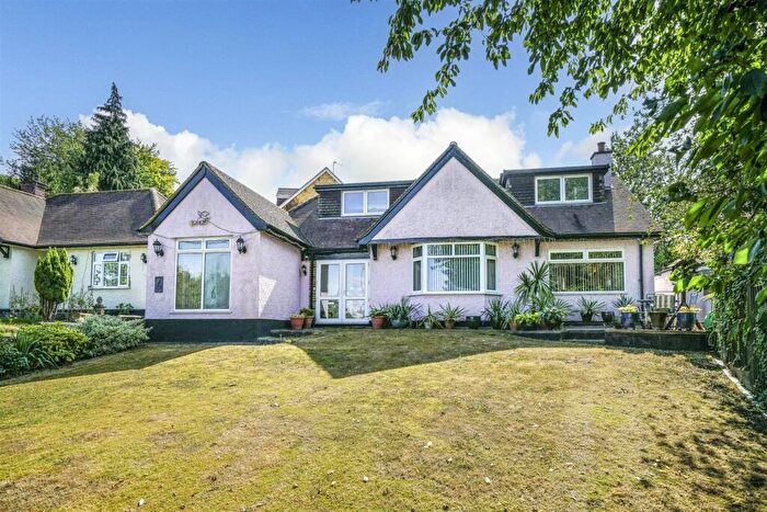 4 Bedroom Detached House For Sale In Old Watford Road, Bricket Wood, St. Albans, AL2