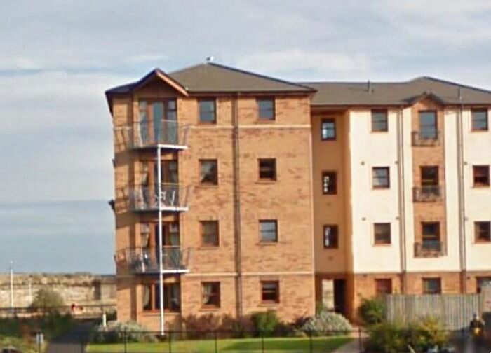 2 Bedroom Flat To Rent In Deas Wharf, Kirkcaldy, Fife, KY1