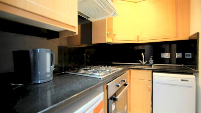 2 Bedroom Flat To Rent In Blenheim Terrace, London, NW8