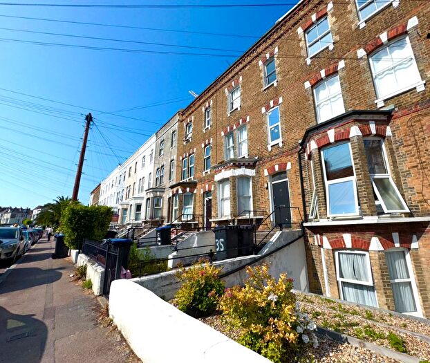 1 Bedroom Flat To Rent In Crescent Road, Ramsgate, Kent, CT11