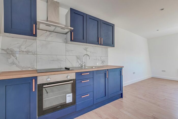 1 Bedroom Flat To Rent In Queens Road, Peckham London, SE15