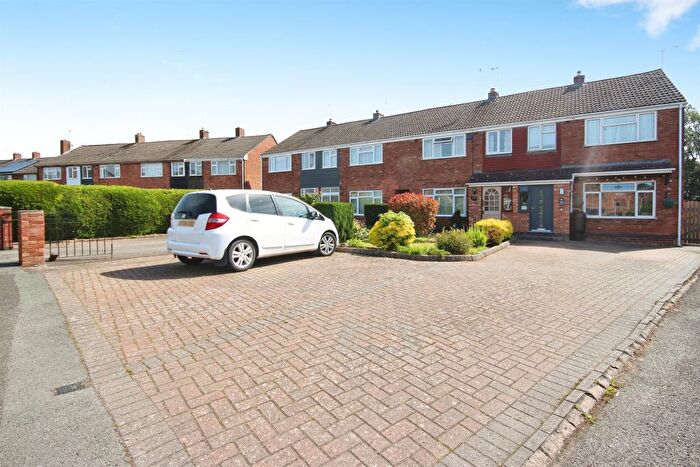3 Bedroom End Terrace House For Sale In Home Farm Crescent, Whitnash, Leamington Spa, CV31