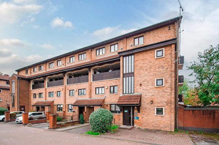 1 Bedroom Flat For Sale In Bristol Road South, Rednal, Birmingham, West Midlands, B45