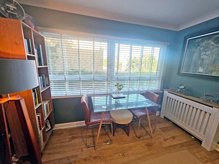 1 Bedroom Apartment For Sale In Pinelands Court, Bournemouth, Dorset, BH8