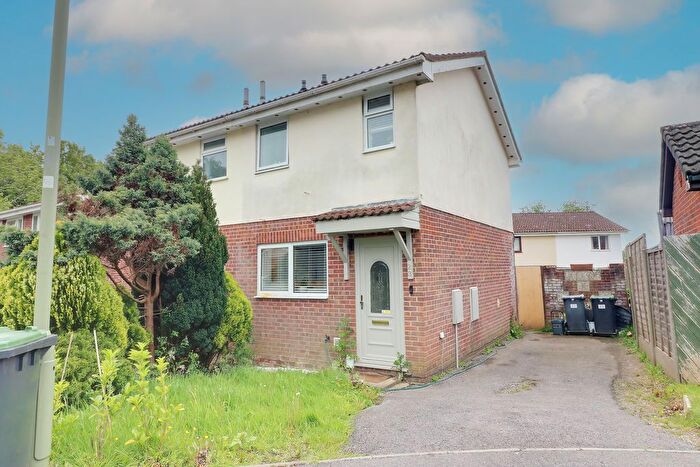 2 Bedroom Semi-Detached House For Sale In Cornbrook Grove, Waterlooville, PO7
