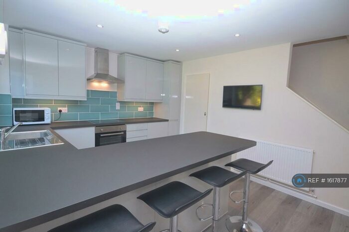 3 Bedroom End Of Terrace House To Rent In Abbey Lane, Beckenham, BR3
