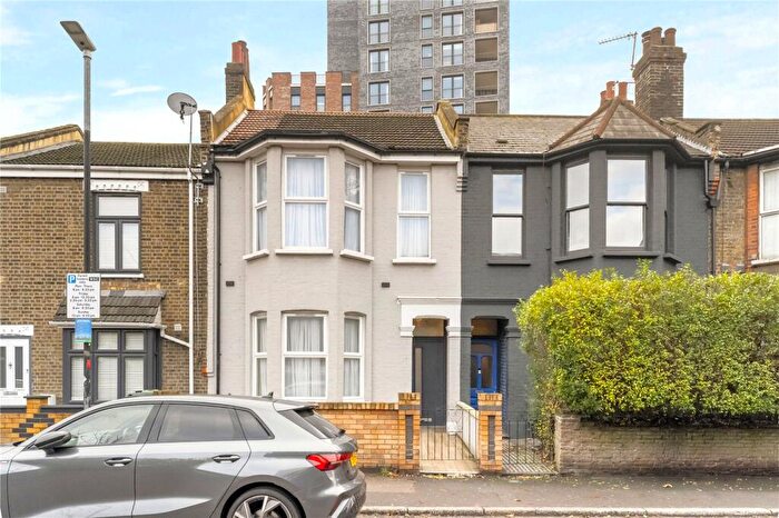 3 Bedroom Terraced House To Rent In St Mary Road, Walthamstow, London, E17