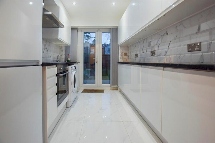 2 Bedroom Flat To Rent In Byron Road, Wembley, HA0