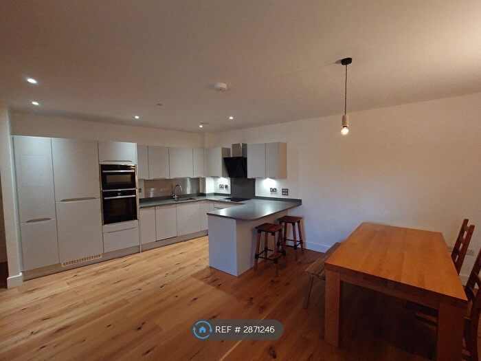 2 Bedroom Flat To Rent In Old Shoe Factory, Bristol, BS2