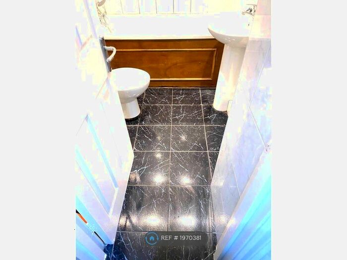 Studio To Rent In New Cross Road, London, SE14