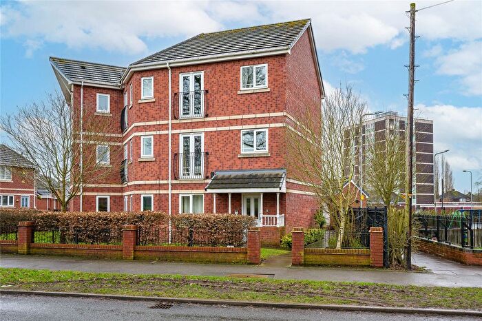 2 Bedroom Flat For Sale In Patshull Avenue, Fordhouses, Wolverhampton, West Midlands, WV10