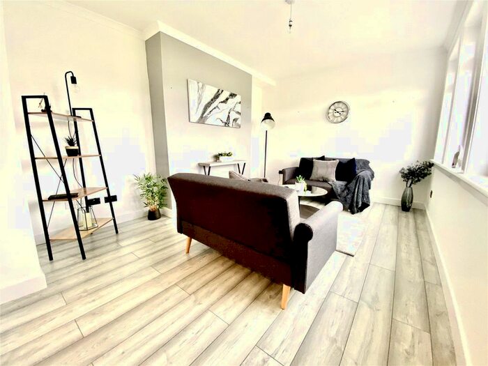 3 Bedroom SemiDetached House For Sale In Wallacewell Road, Glasgow G21