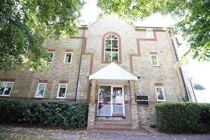 1 Bedroom Flat To Rent In Norbury Avenue, Watford, WD24