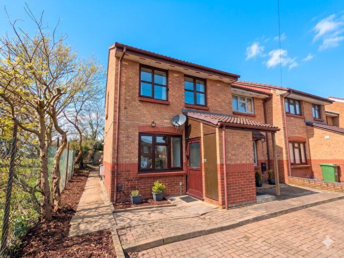2 Bedroom Maisonette For Sale In Sudbury Avenue, North Wembley, HA0