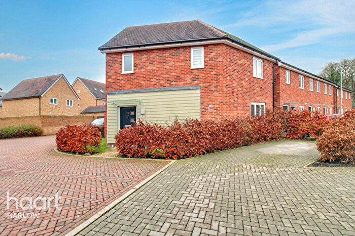 3 Bedroom Detached House For Sale In Bracewell Place, Harlow, CM20