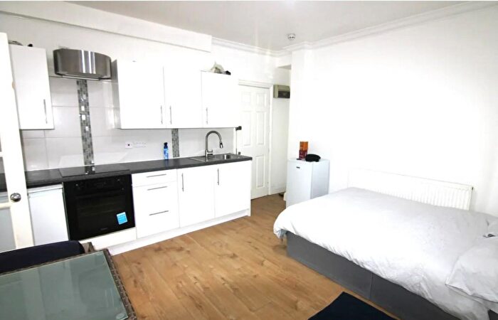 Studio To Rent In Eversholt Street, London, NW1