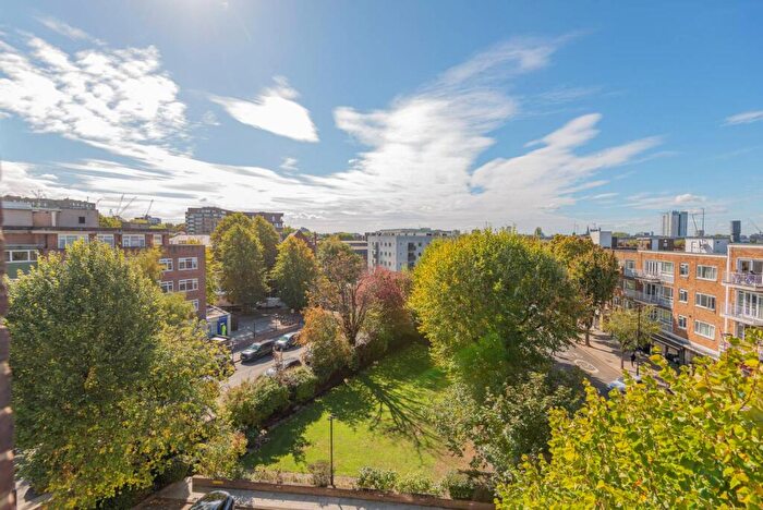 2 Bedroom Flat To Rent In Byron Court, South Hampstead, London, NW6