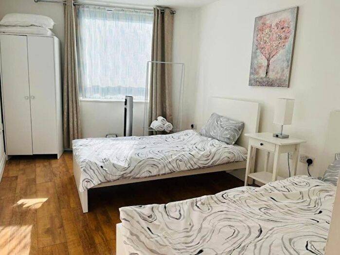 2 Bedroom Flat To Rent In Ashleigh Court, Loates Lane, Watford, Hertfordshire, WD17