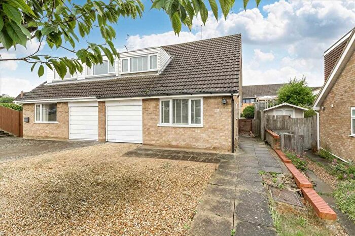3 Bedroom Semi-Detached House For Sale In The Leys, Denton, NN7
