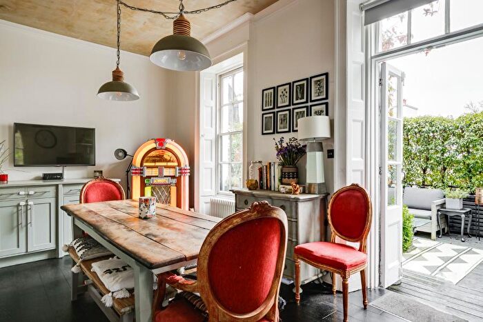 2 Bedroom Flat To Rent In Holly Terrace, Highgate, N6