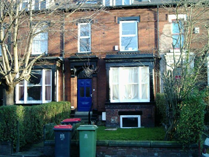 8 Bedroom House To Rent In Ash Grove, Hyde Park, Leeds, LS6