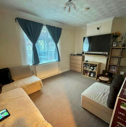 2 Bedroom Semi-Detached House To Rent In Comyns Road, Dagenham RM9